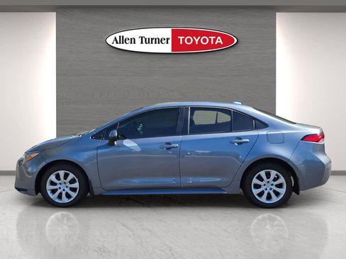 Used 2025 Toyota Corolla LE image 10