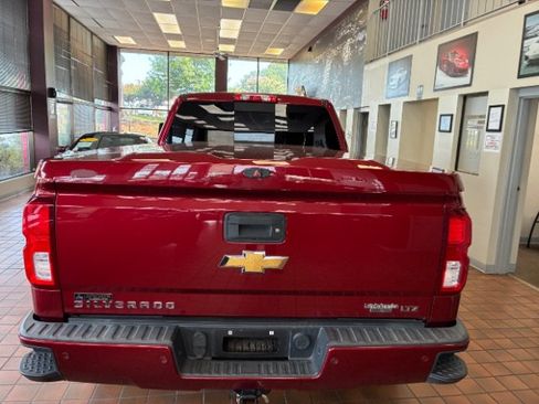 Used 2018 Chevrolet Silverado 1500 LTZ Z71 w/ LTZ Plus Package AWD/4WD image 11