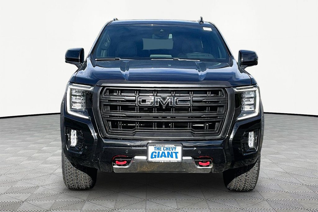 Used 2023 GMC Yukon AT4 w/ Technology Package AWD/4WD image 2