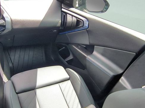 Used 2025 BMW X3 xDrive30i w/ Premium Package image 13