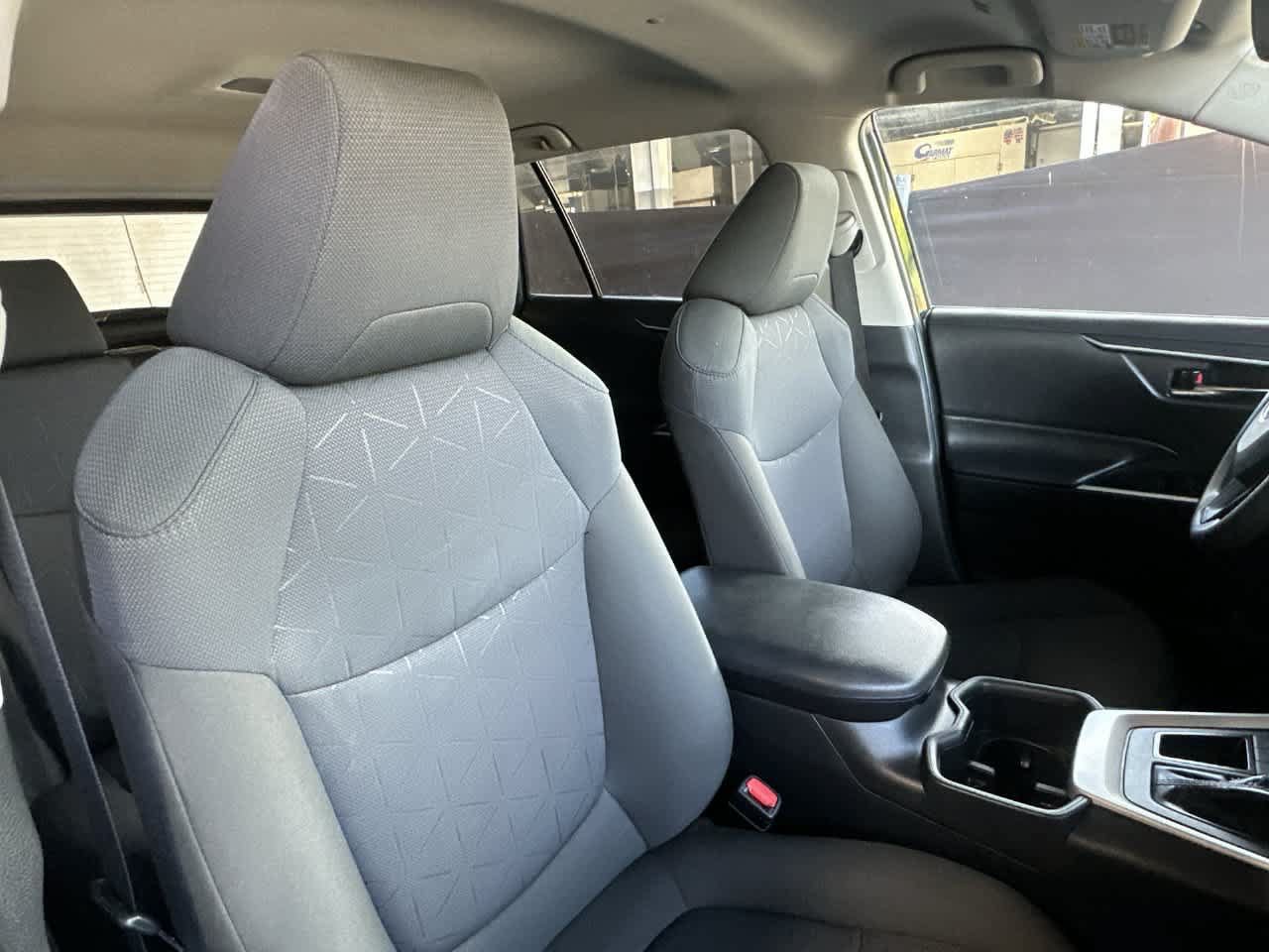 Used 2024 Toyota RAV4 XLE FWD image 27