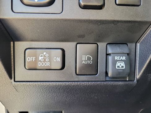 Used 2020 Toyota Tundra Limited image 34