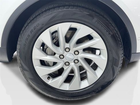 Used 2024 Land Rover Discovery S image 54