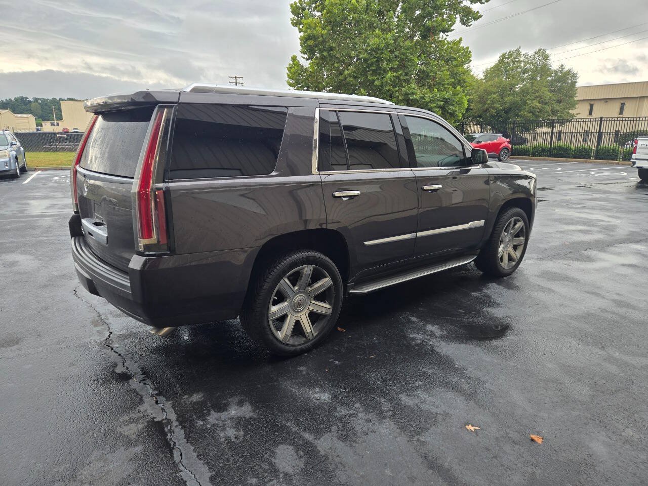 Used 2015 Cadillac Escalade Luxury AWD/4WD image 7