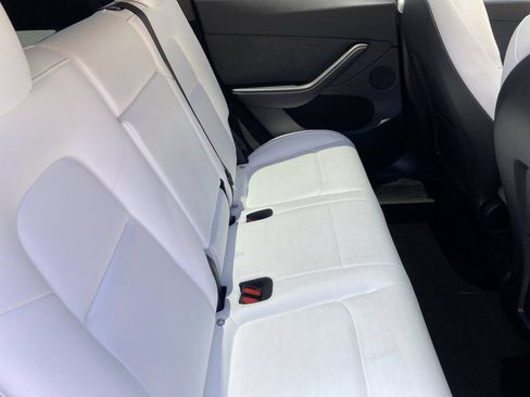 Used 2024 Tesla Model Y Long Range AWD/4WD image 12