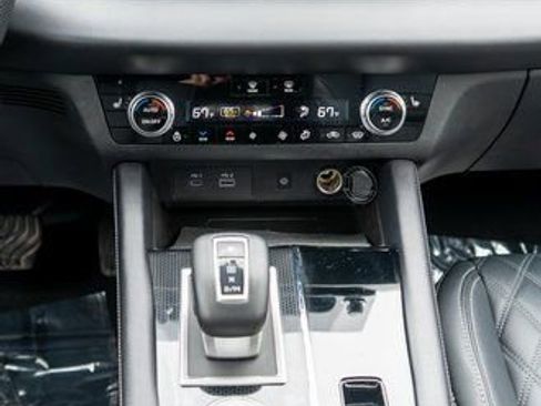 Used 2023 Mitsubishi Outlander AWD image 18