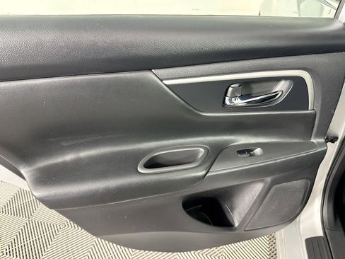 Used 2017 Nissan Altima 2.5 SV image 25