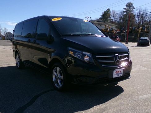 Used 2018 Mercedes-Benz Metris Passenger image 4