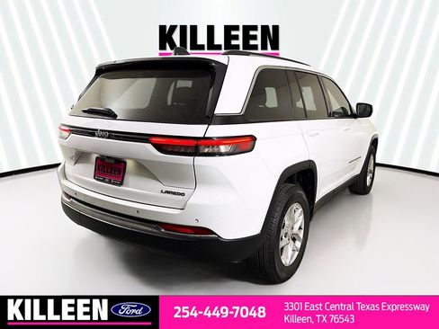 Used 2023 Jeep Grand Cherokee Laredo image 8