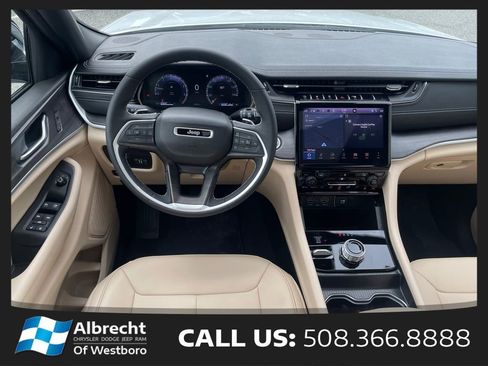 New 2025 Jeep Grand Cherokee Limited AWD/4WD image 24
