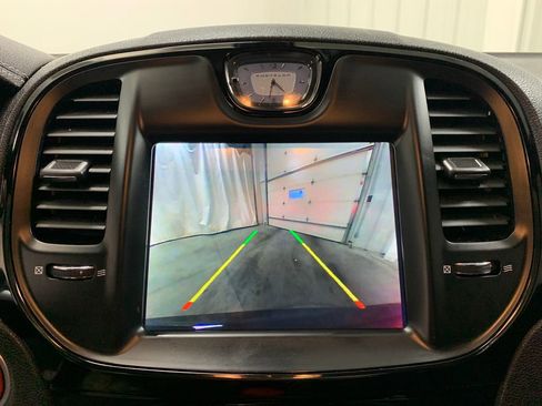 Used 2018 Chrysler 300 S image 33