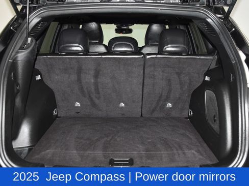Used 2025 Jeep Compass Latitude w/ Sun & Sound Group AWD/4WD image 31
