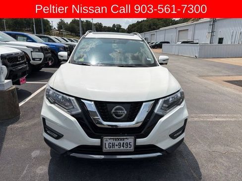 Used 2017 Nissan Rogue SV w/ Sun & Sound Touring Package FWD image 7