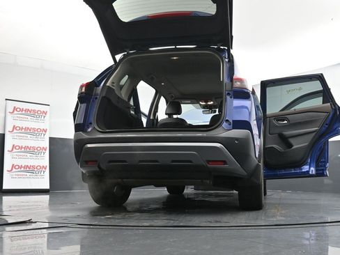 Used 2023 Nissan Rogue SL w/ SL Premium Package image 35