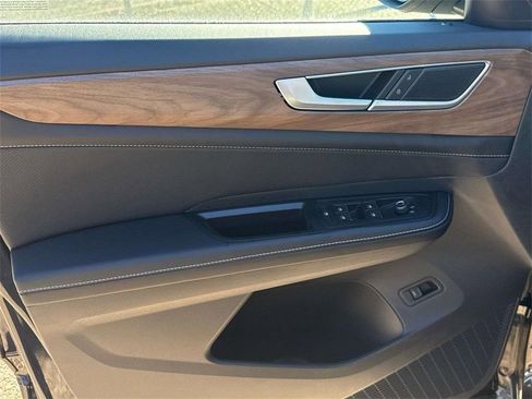 New 2026 Volkswagen Atlas SE FWD image 13