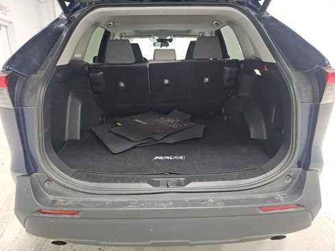 Used 2021 Toyota RAV4 XLE image 12