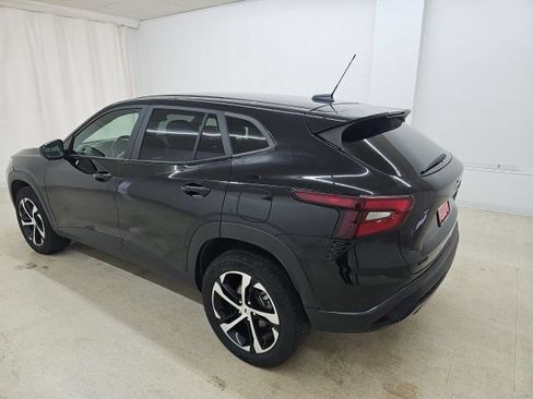 Used 2024 Chevrolet Trax RS FWD image 17