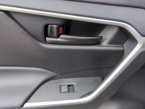 Used 2025 Toyota RAV4 LE image 20