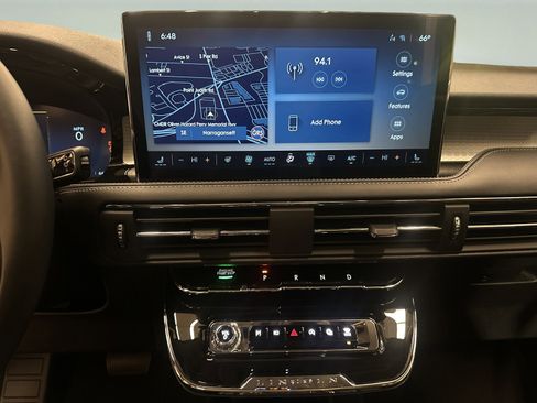 New 2026 Lincoln Corsair Premiere image 10