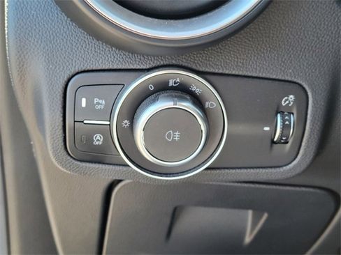 Used 2023 Alfa Romeo Stelvio Ti w/ Active Assist Plus Package image 21