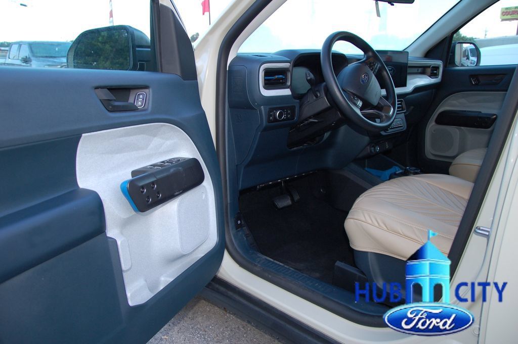 Used 2025 Ford Maverick XLT FWD image 11