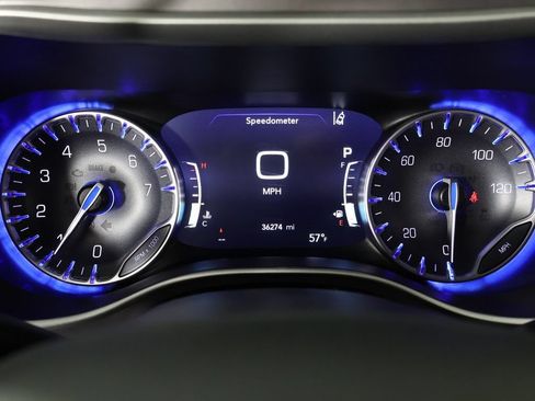 Used 2025 Chrysler Pacifica Select FWD image 43