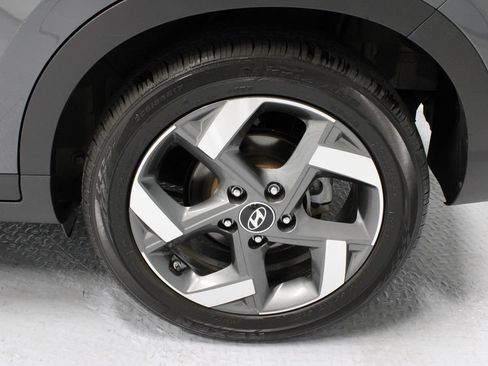 Certified 2024 Hyundai Venue SEL FWD image 19