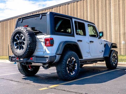 Used 2024 Jeep Wrangler Unlimited Rubicon 4xe AWD/4WD image 9
