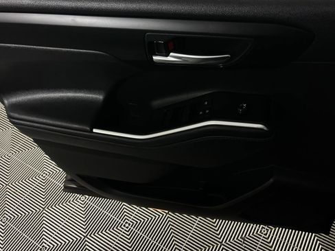 Used 2021 Toyota Highlander XSE image 27