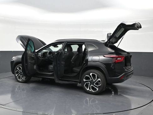 Used 2024 Chevrolet Trax RS FWD image 31