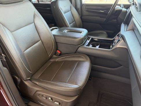 Used 2022 GMC Yukon XL Denali AWD/4WD image 17