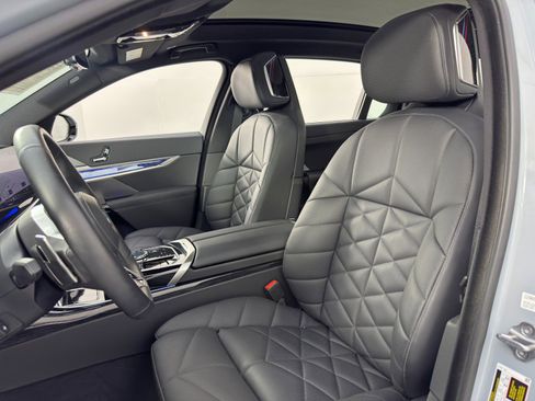 Used 2024 BMW 740i w/ Premium Package 2 image 49