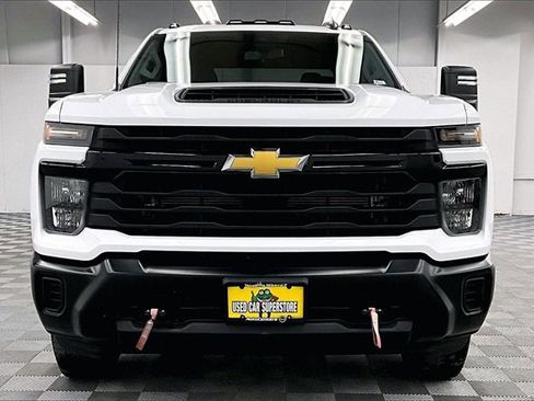 Used 2025 Chevrolet Silverado 3500 W/T image 3