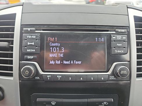 Used 2015 Nissan Frontier SV image 24