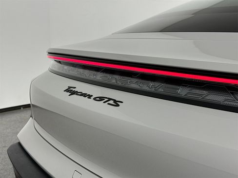 Certified 2024 Porsche Taycan GTS image 17