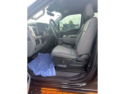 Used 2024 Ford F250 XL AWD/4WD image 5