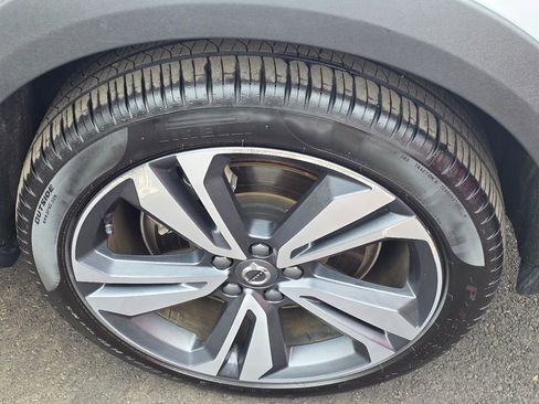 Used 2025 Volvo V60 B5 Cross Country Plus image 10