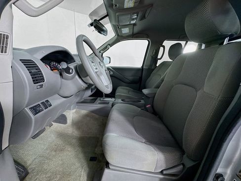 Used 2014 Nissan Frontier SV w/ SV Value Truck Package image 17