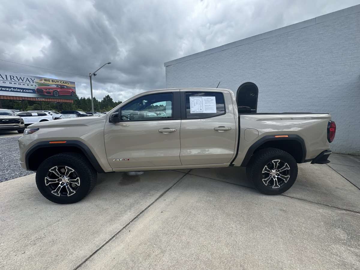 Used 2024 GMC Canyon AT4 w/ Technology Package AWD/4WD image 2