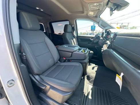Used 2024 Chevrolet Silverado 1500 LT AWD/4WD image 30