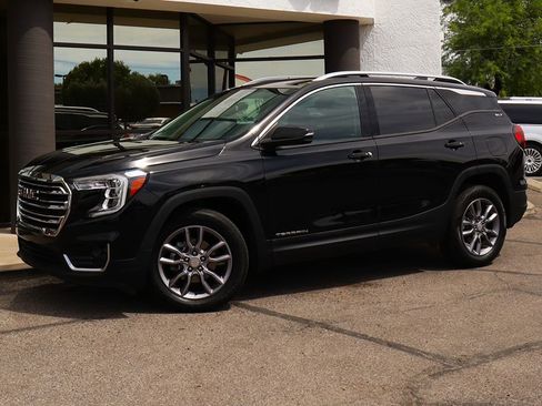 Used 2023 GMC Terrain SLT AWD/4WD image 3