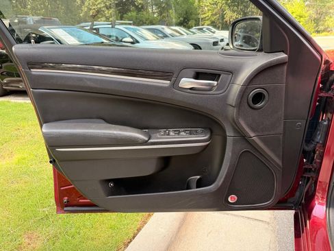 Used 2015 Chrysler 300 Limited w/ 300 Premium Group RWD image 12
