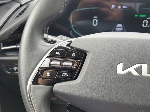 Used 2023 Kia Niro EX FWD image 20