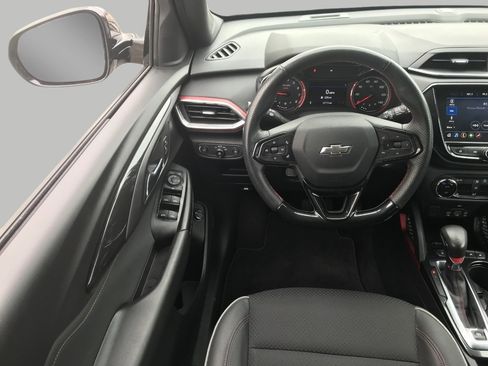 Used 2023 Chevrolet TrailBlazer RS w/ Sun and Liftgate Package image 5