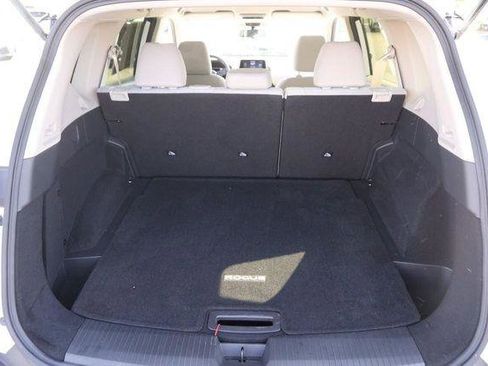 Used 2023 Nissan Rogue SV image 8