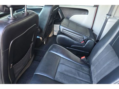Used 2018 Dodge Grand Caravan SXT image 14