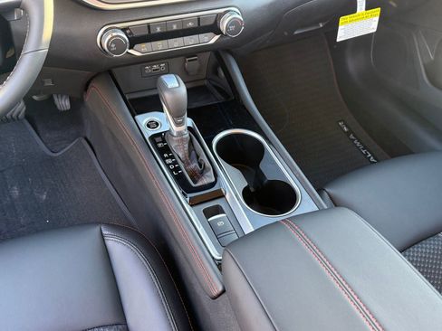 New 2025 Nissan Altima 2.5 SR image 15