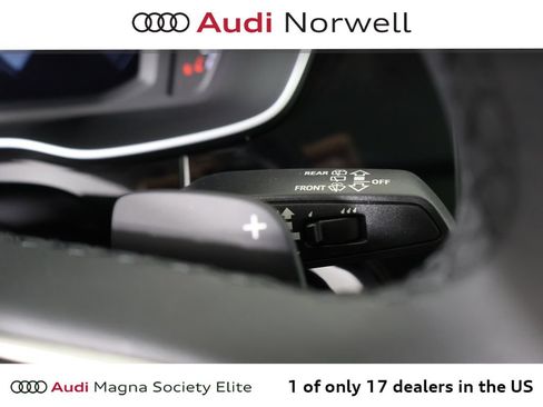 Used 2025 Audi Q3 2.0T Premium w/ Convenience Package AWD/4WD image 29