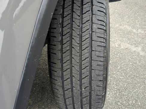 Used 2020 Jeep Wrangler Unlimited Sahara image 11