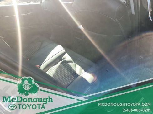 Certified 2022 Toyota Camry SE image 18